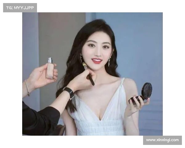 揭开景甜与神秘大佬的关系网，娱乐圈内外的风波传闻(景甜关系图)