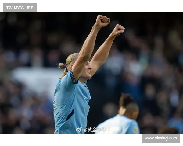 英超联赛：曼城阿克头球破门